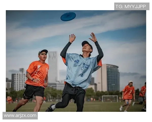 武汉飞盘队的配合变革引发热议助力运动发展与团队协作提升